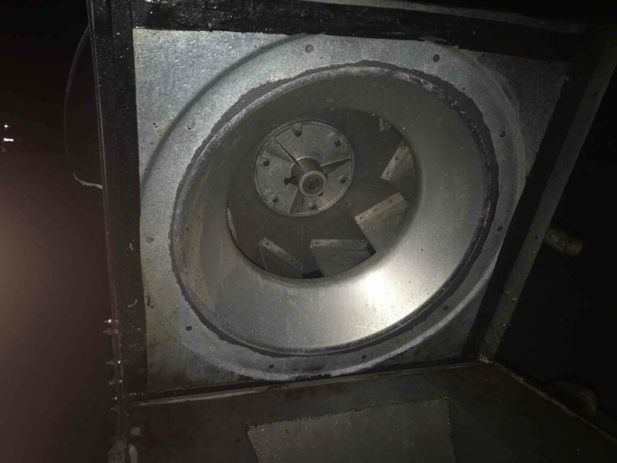 Commercial Exhaust Fan Cleaning for a commercial kitchen